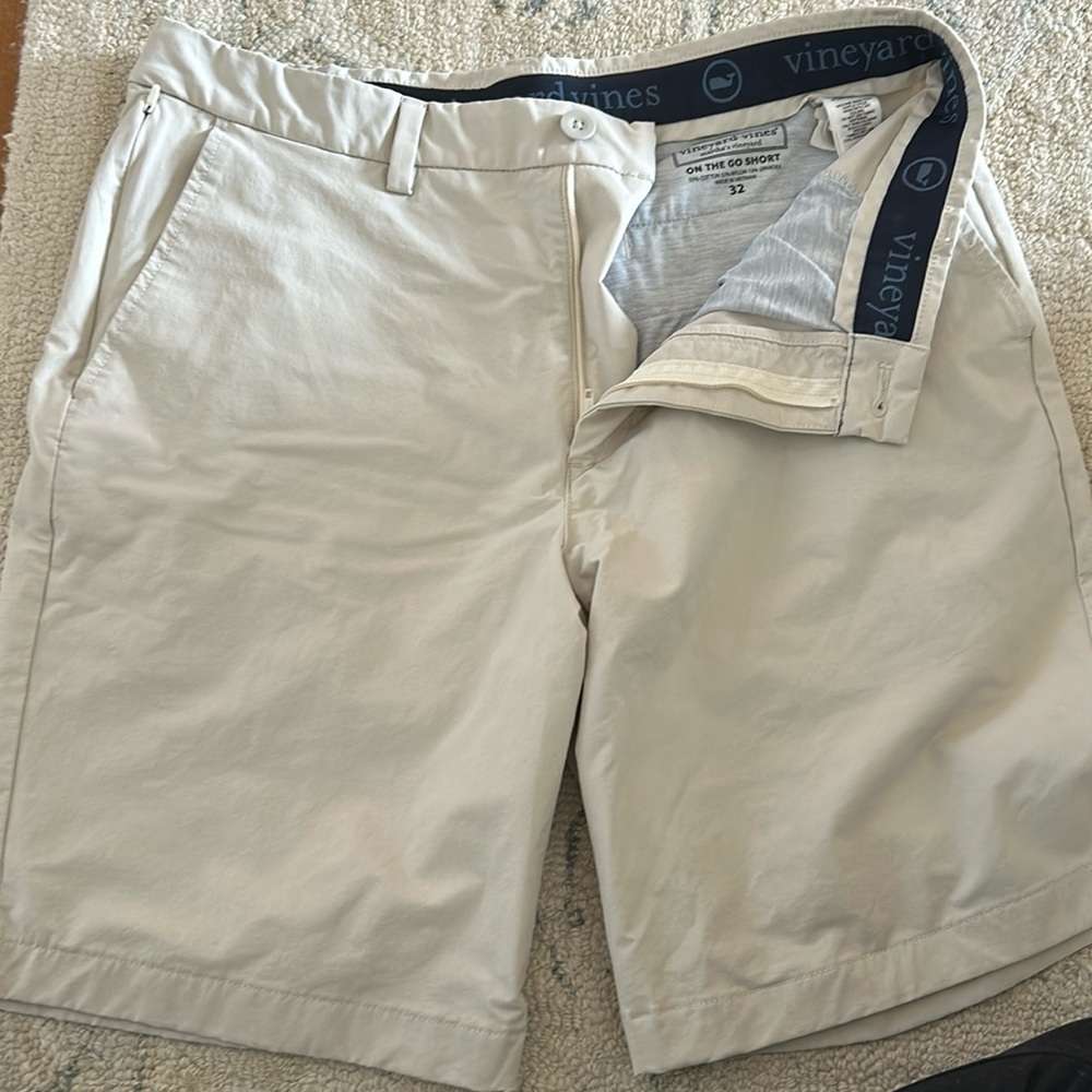 Vineyard Vines on the go short